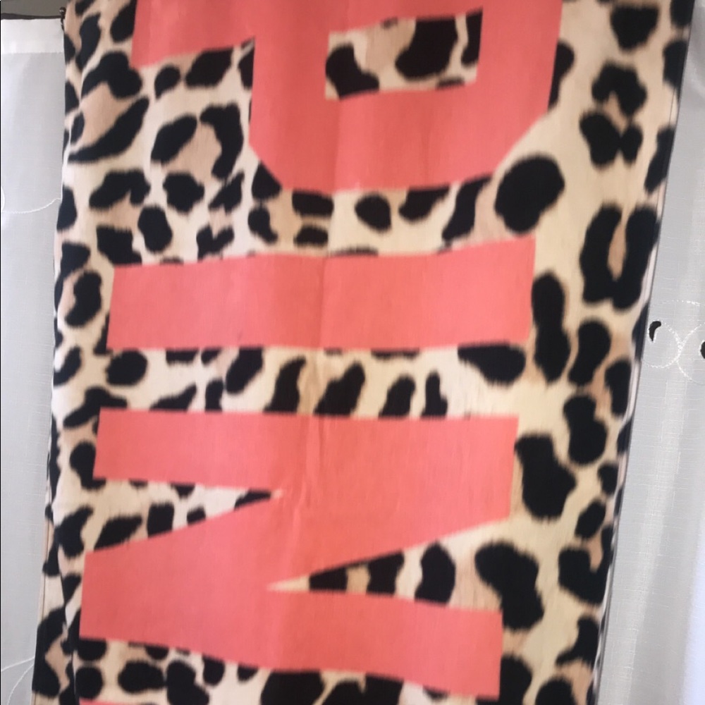 Victoria’s Secret pink towel